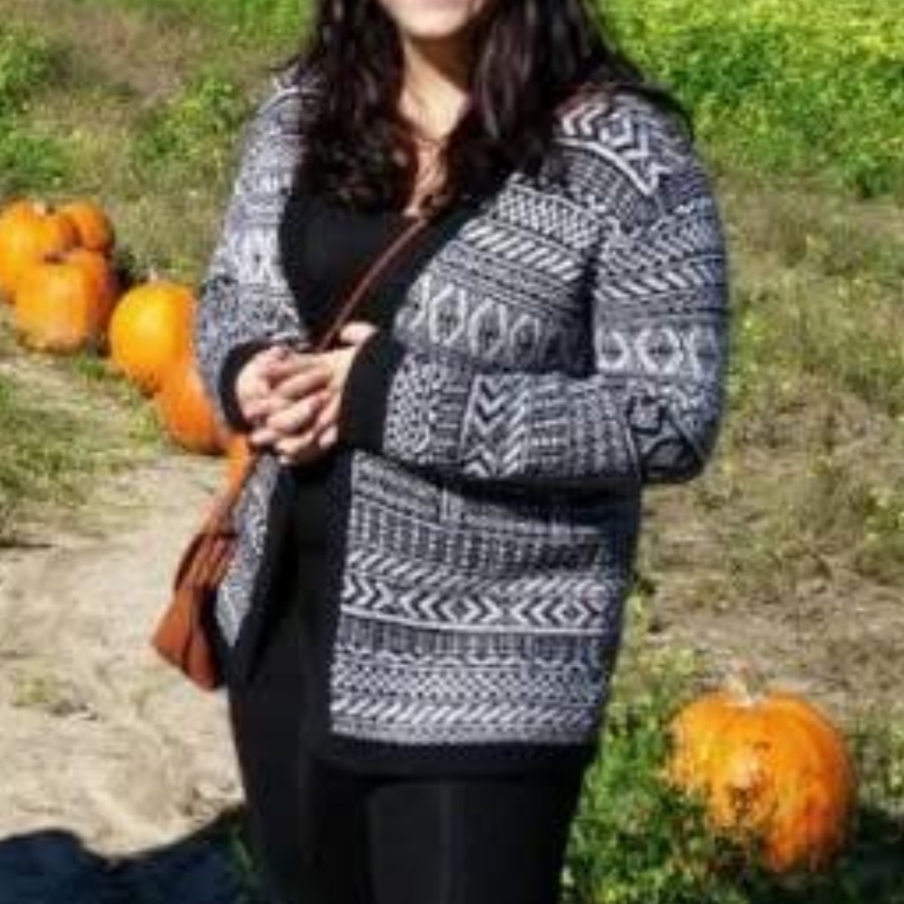 Patterned Cardigan - Picture 4 of 4